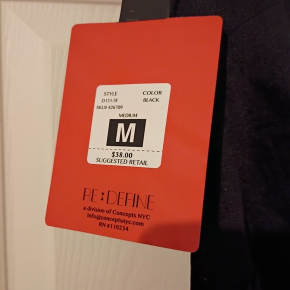 Re Define Black 🖤 Seamless Shaping Bodysuit - Picture 4 of 5